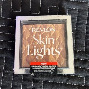 Revlon Skin Lights Prismatic Highlighter - Radiant Bronze (New)